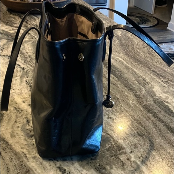 Brahmin tote. Black. Great condition.